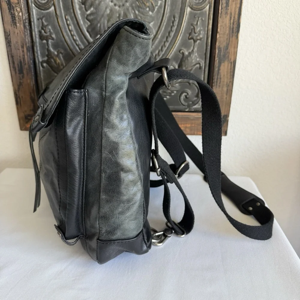The Sak Ventura Womens Bag Black‎ Gray Leather Magnetic Snap Purse Backpack